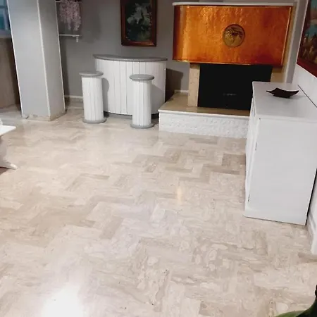 Bed & Breakfast Wendy House 4*