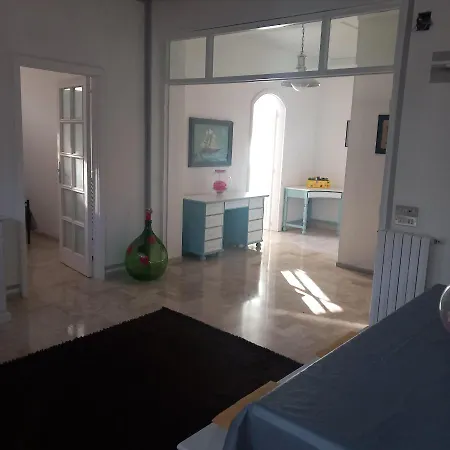 Wendy House Bed & Breakfast 4*